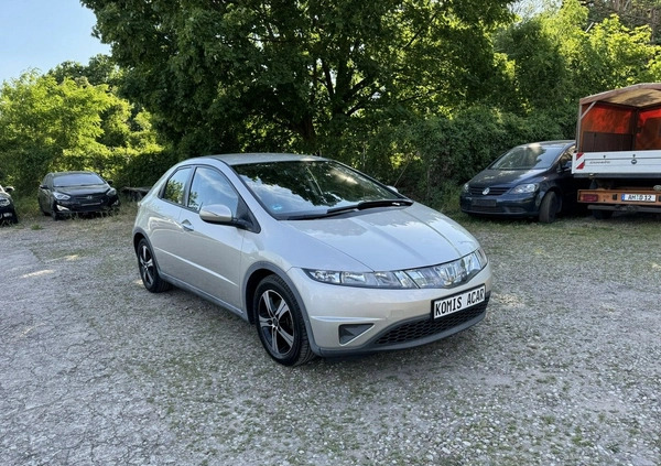 Honda Civic cena 17900 przebieg: 135306, rok produkcji 2006 z Kostrzyn małe 562